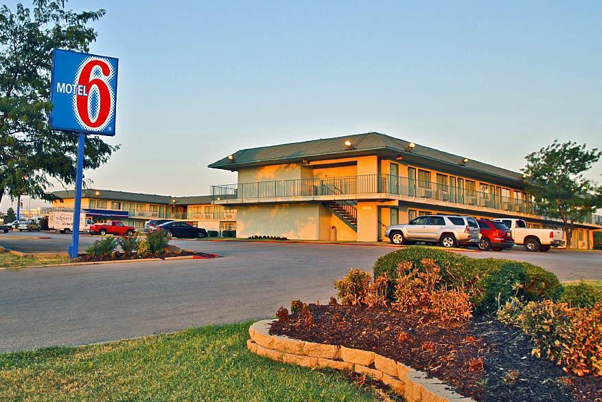 Regency Inn Tulsa Oakhurst Luaran gambar